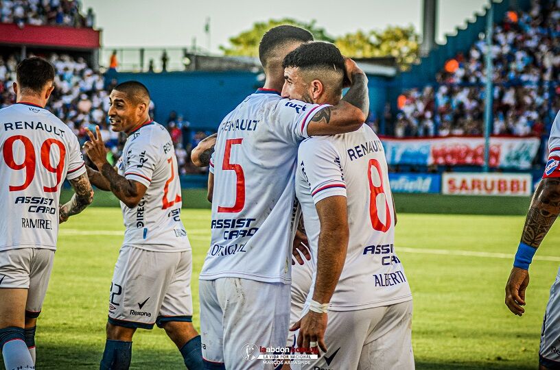 Imagen principal de Con cambios ante Danubio